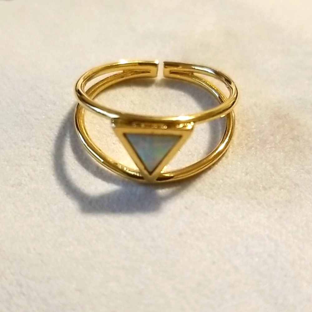 Last one! Double Band Opal Triangle Ring - Picture 5 of 5